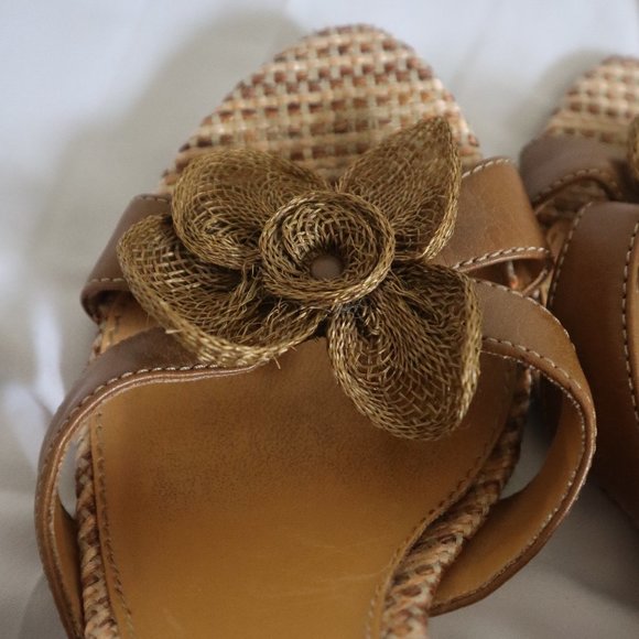 FIONI Woven Flower Wedge Heels Tan / Camel Size 7 - Picture 8 of 9